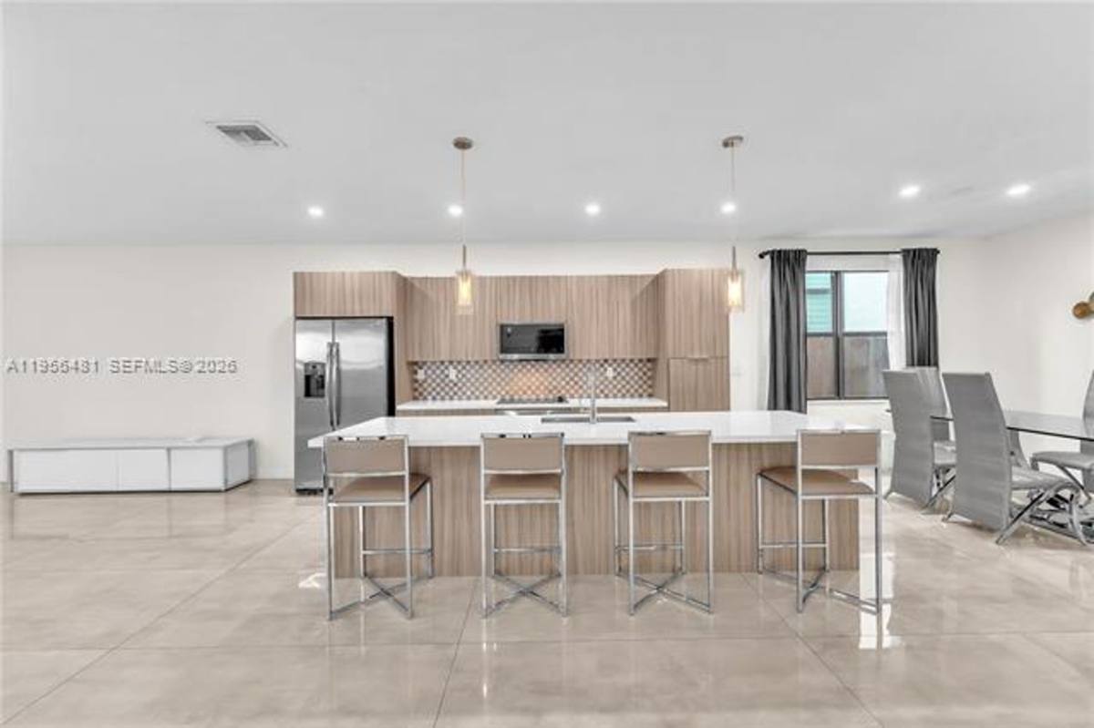 House for rent at 10250 NW 76th Terrace, Miami, FL 33178