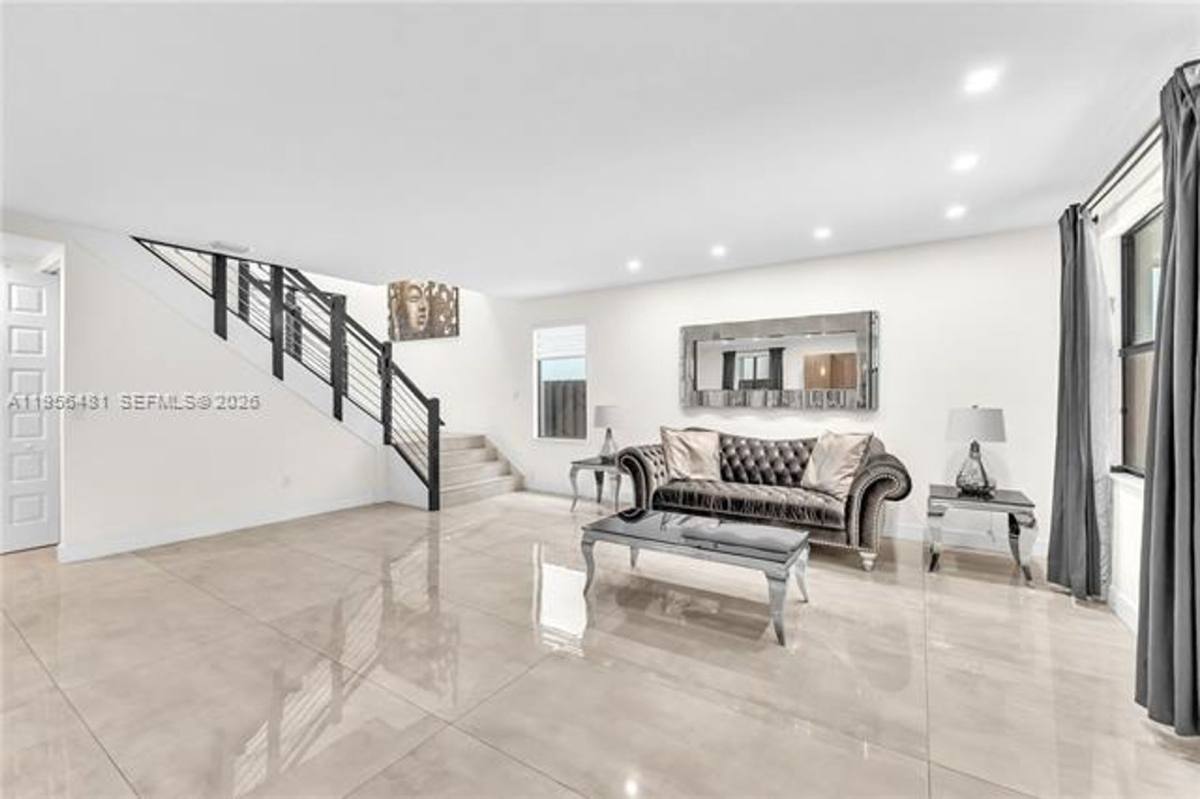 House for rent at 10250 NW 76th Terrace, Miami, FL 33178