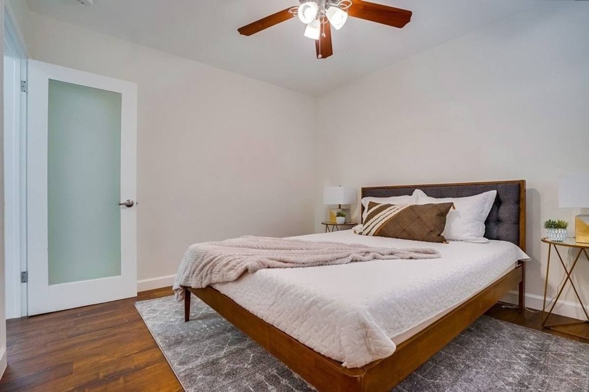 Apartment for rent at 629 W Hyde Park Blvd #6, Inglewood, CA 90302