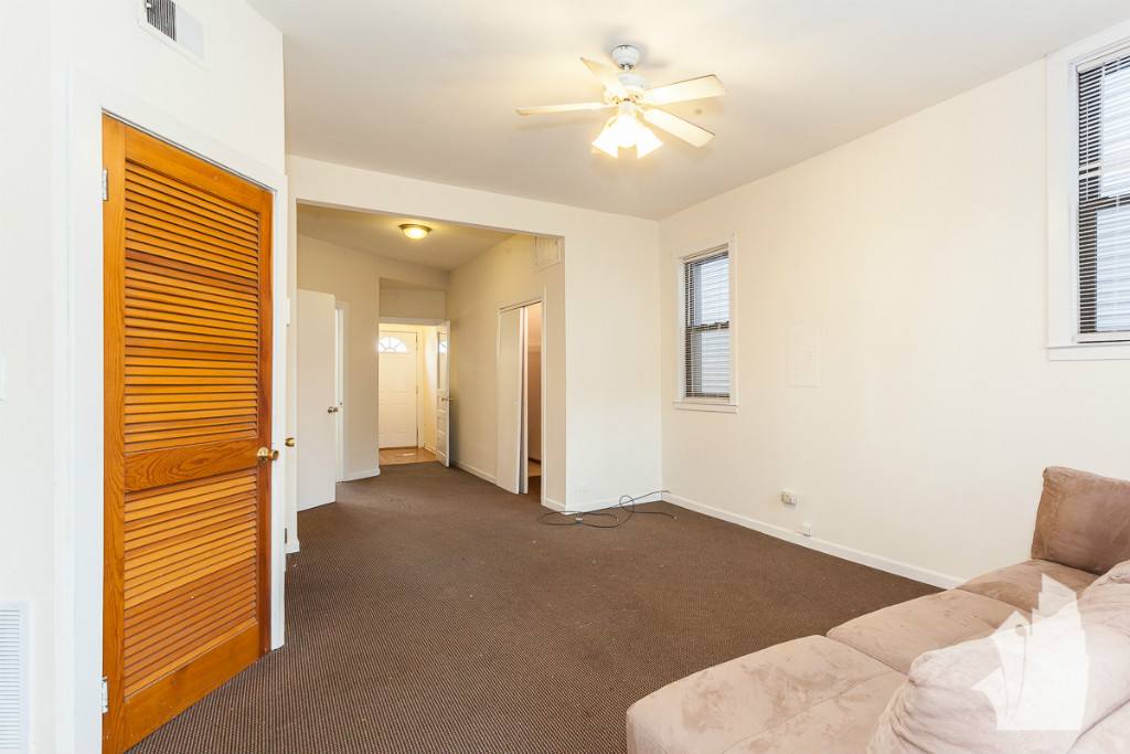 Apartment for rent at 2254 N Southport Ave #2, Chicago, IL 60614