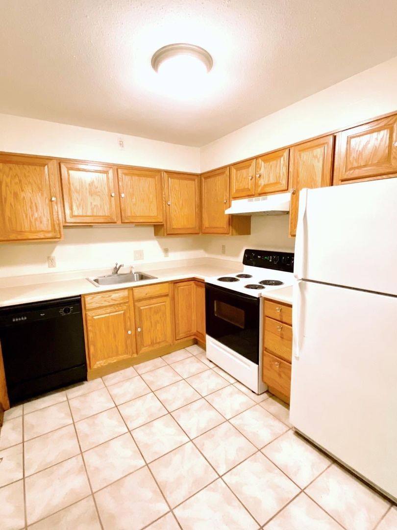 Apartment for rent at 3724 Colonial Ave, Erie, PA 16506