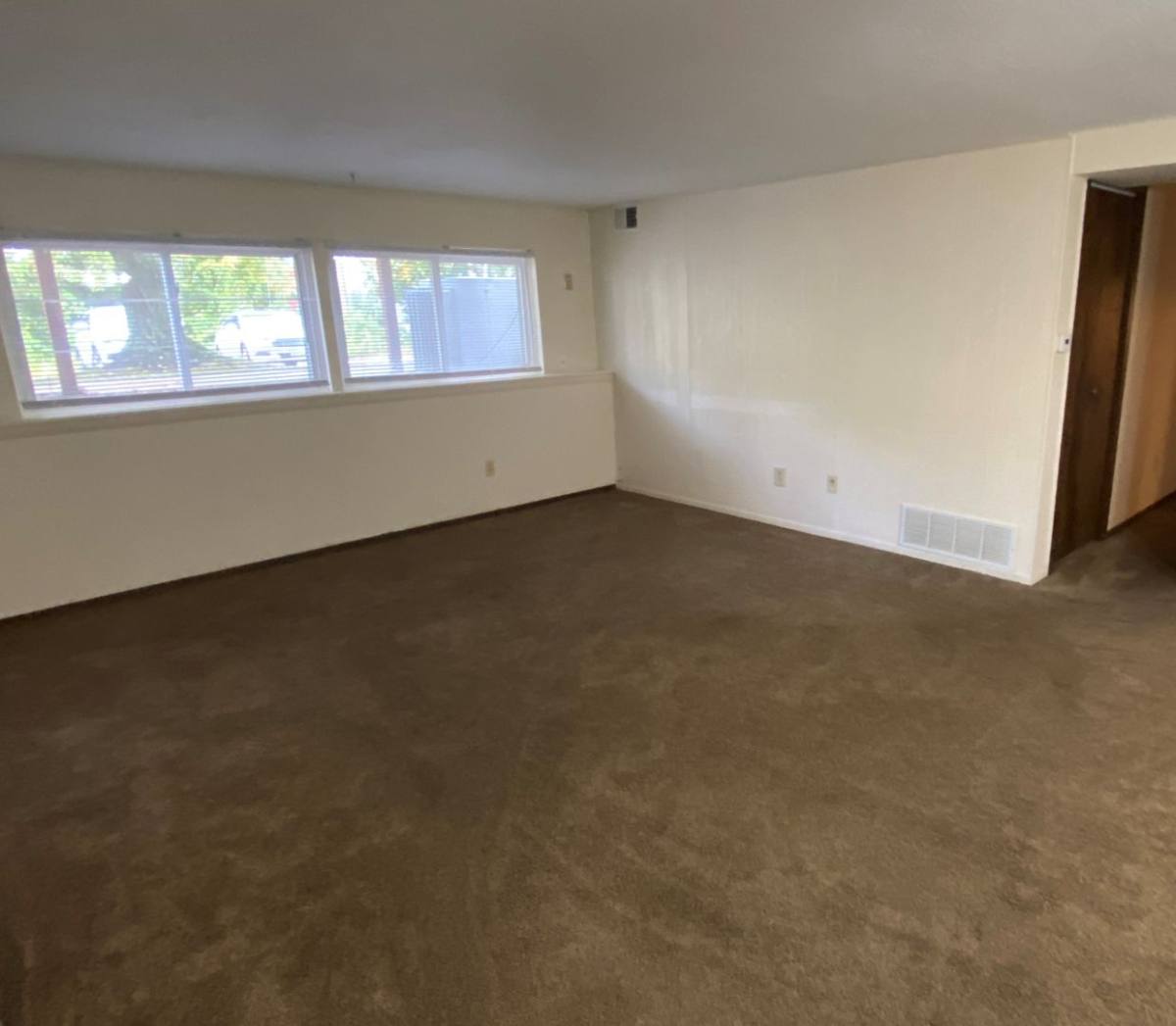 Apartment for rent at 3724 Colonial Ave, Erie, PA 16506