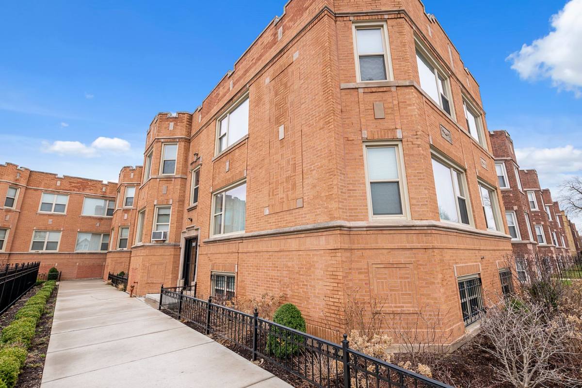 Apartment for rent at 6507 - 6519 S California, Chicago, IL 60629