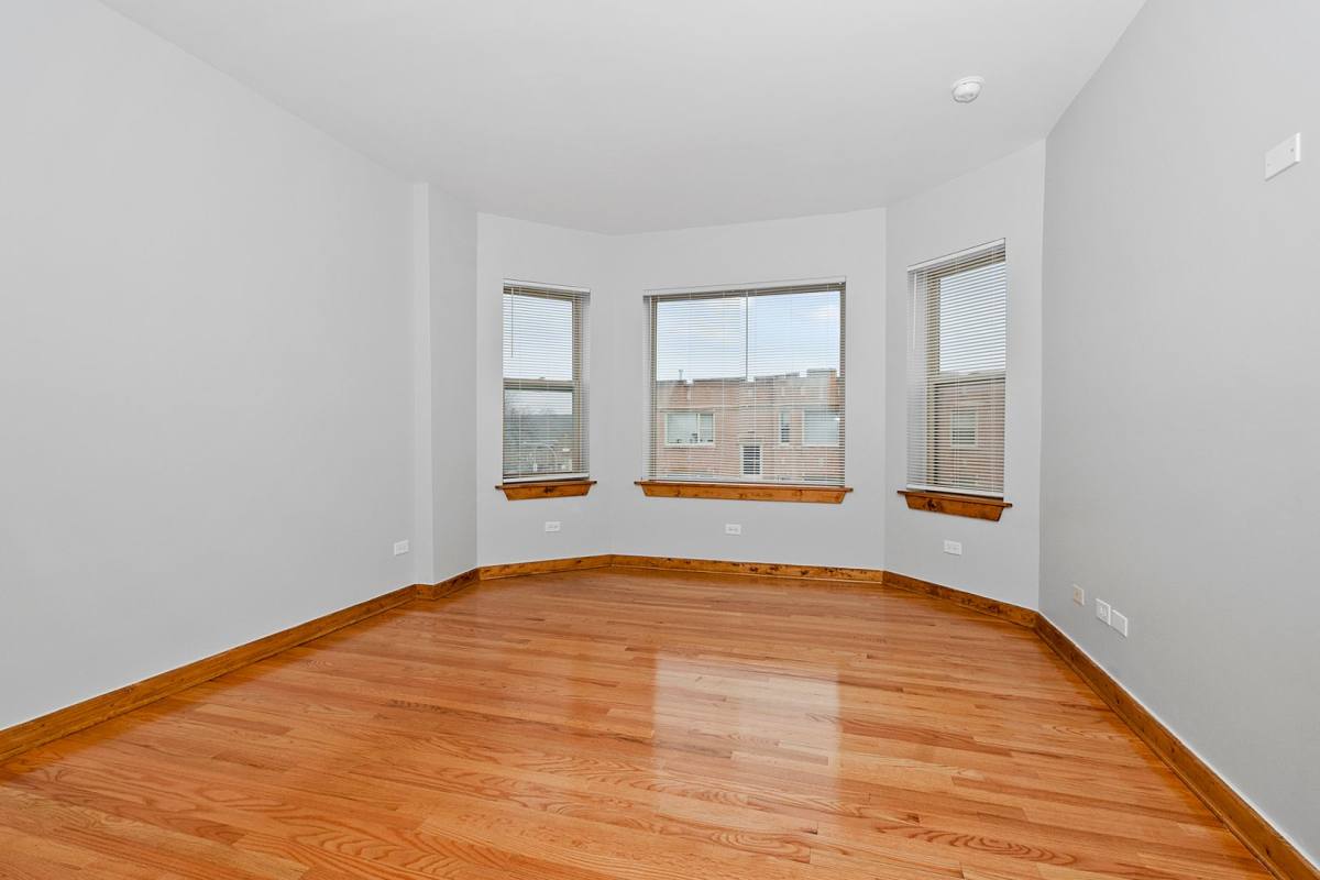 Apartment for rent at 6507 - 6519 S California, Chicago, IL 60629