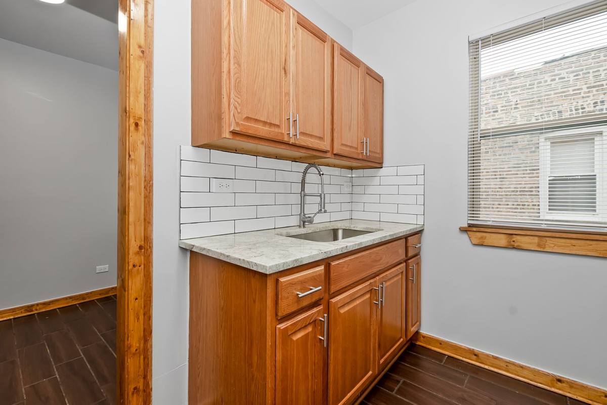 Apartment for rent at 6507 - 6519 S California, Chicago, IL 60629