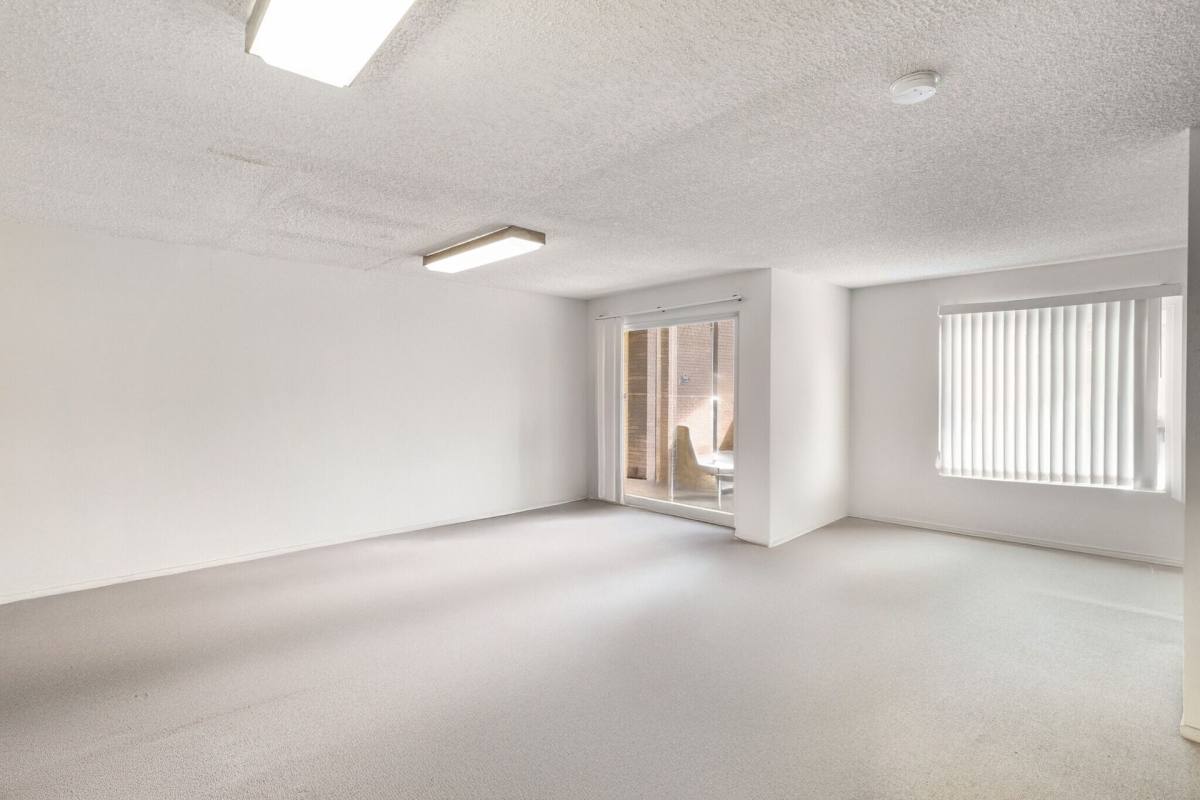 Apartment for rent at 3945 Virginia Rd, Long Beach, CA 90807