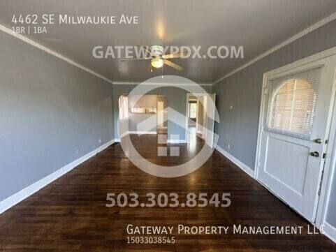 Apartment for rent at 4462 SE Milwaukie Ave, Portland, OR 97202