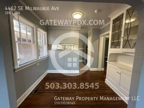 Apartment for rent at 4462 SE Milwaukie Ave, Portland, OR 97202