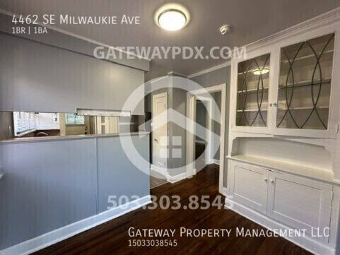 Apartment for rent at 4462 SE Milwaukie Ave, Portland, OR 97202