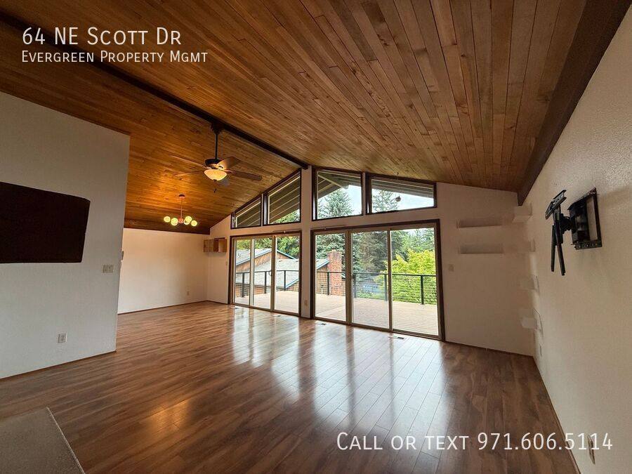House for rent at 64 NE Scott Dr, Gresham, OR 97030