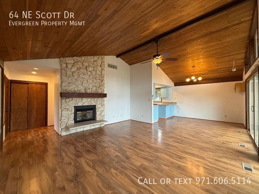 House for rent at 64 NE Scott Dr, Gresham, OR 97030