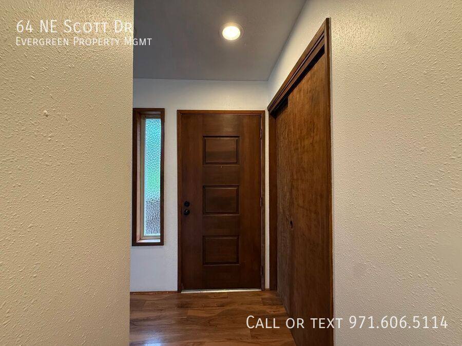 House for rent at 64 NE Scott Dr, Gresham, OR 97030