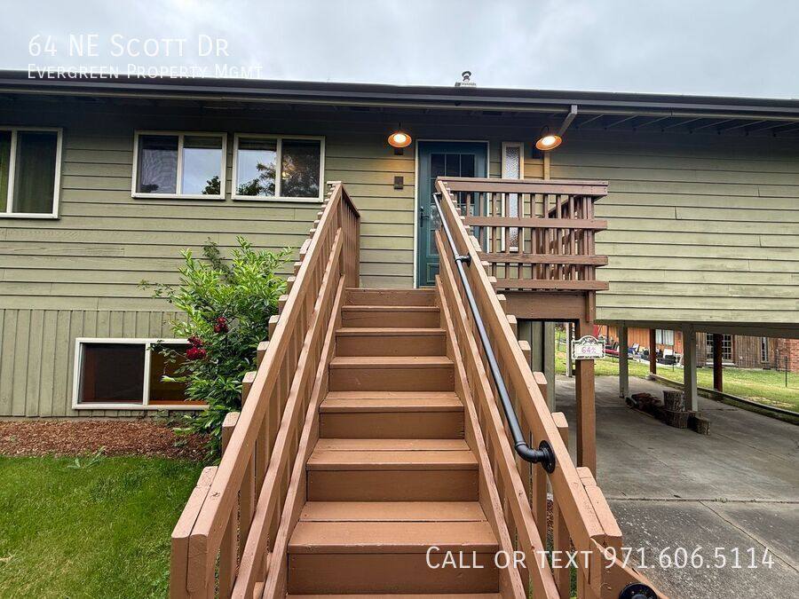 House for rent at 64 NE Scott Dr, Gresham, OR 97030