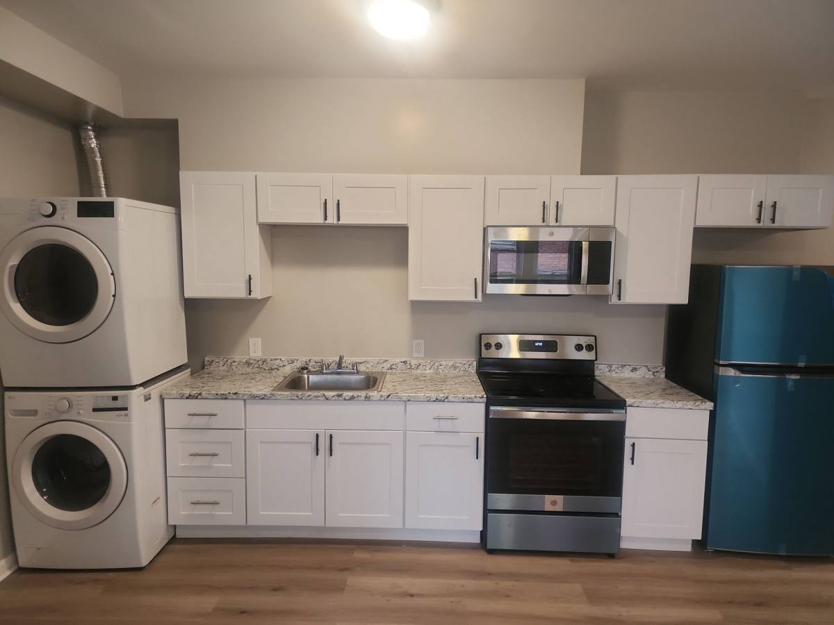 Apartment for rent at 38-40 Whitmore St, Hartford, CT 06114
