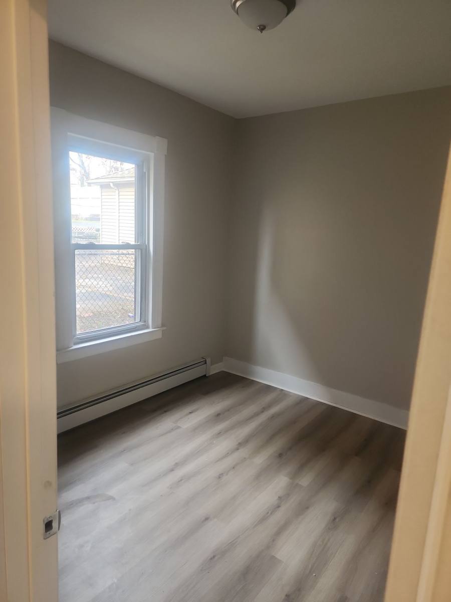 Apartment for rent at 38-40 Whitmore St, Hartford, CT 06114