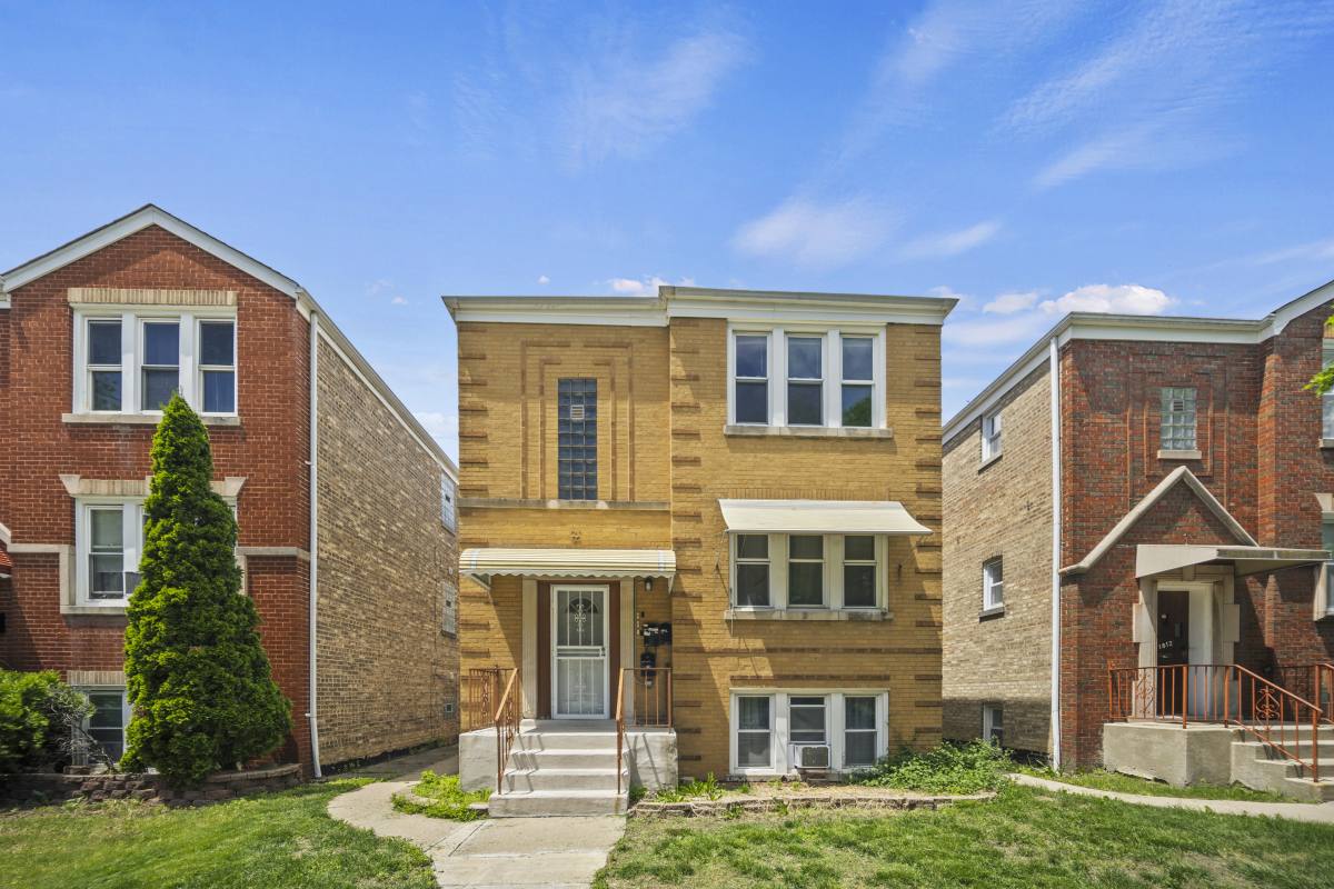 Apartment for rent at 1814 Elmwood Ave #2, Berwyn, IL 60402