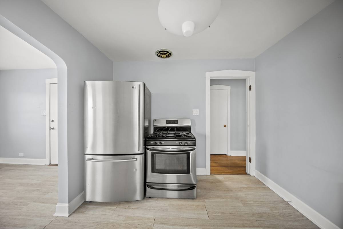 Apartment for rent at 1814 Elmwood Ave #2, Berwyn, IL 60402