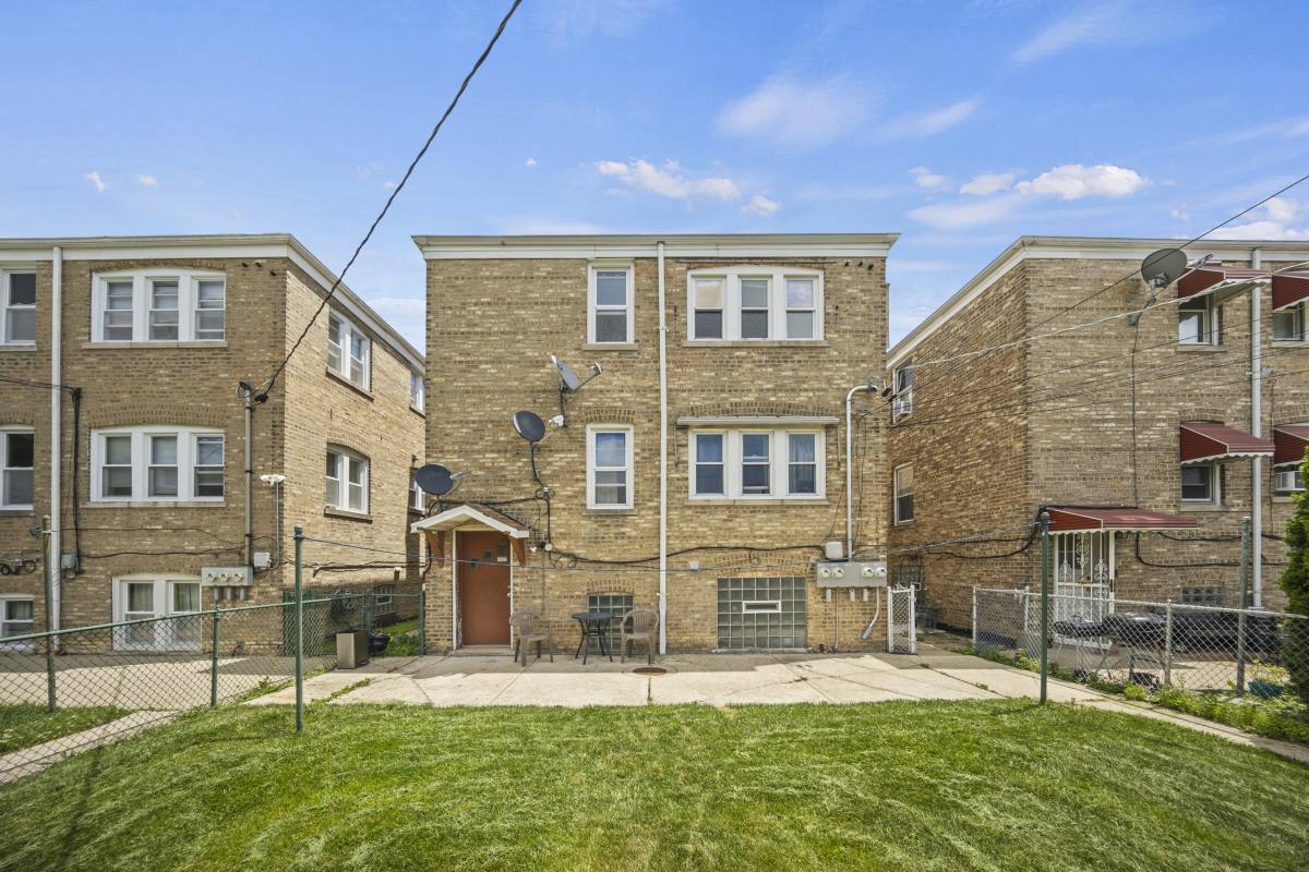 Apartment for rent at 1814 Elmwood Ave #2, Berwyn, IL 60402