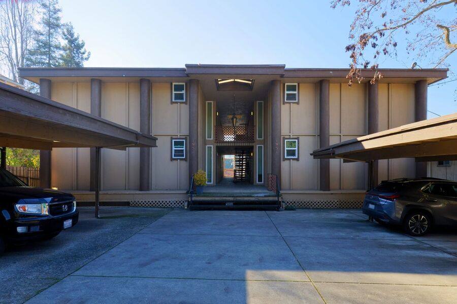 Apartment for rent at 1951 E 30th St #10, Oakland, CA 94606