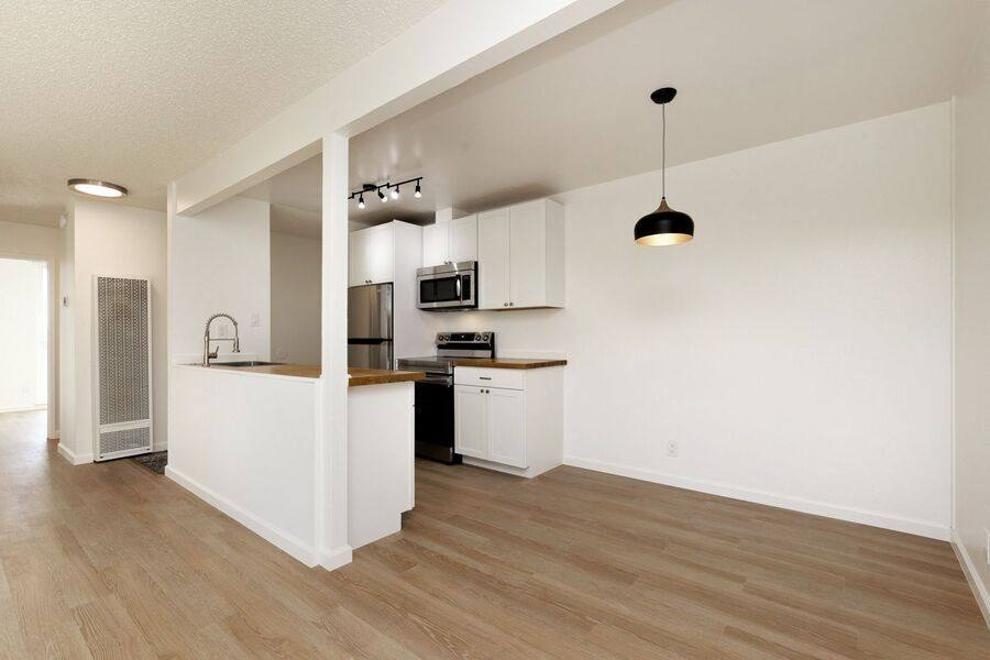 Apartment for rent at 1951 E 30th St #10, Oakland, CA 94606