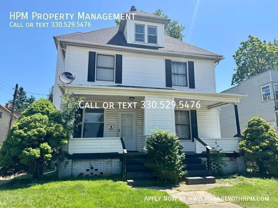 Townhouse for rent at 1538 Woodland Ave NW, Canton, OH 44703