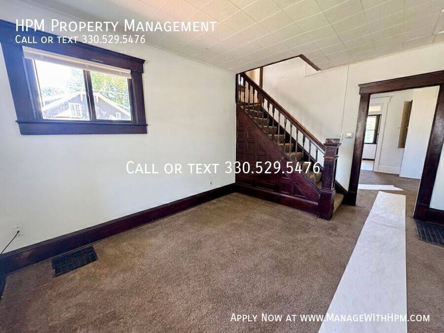 Townhouse for rent at 1538 Woodland Ave NW, Canton, OH 44703