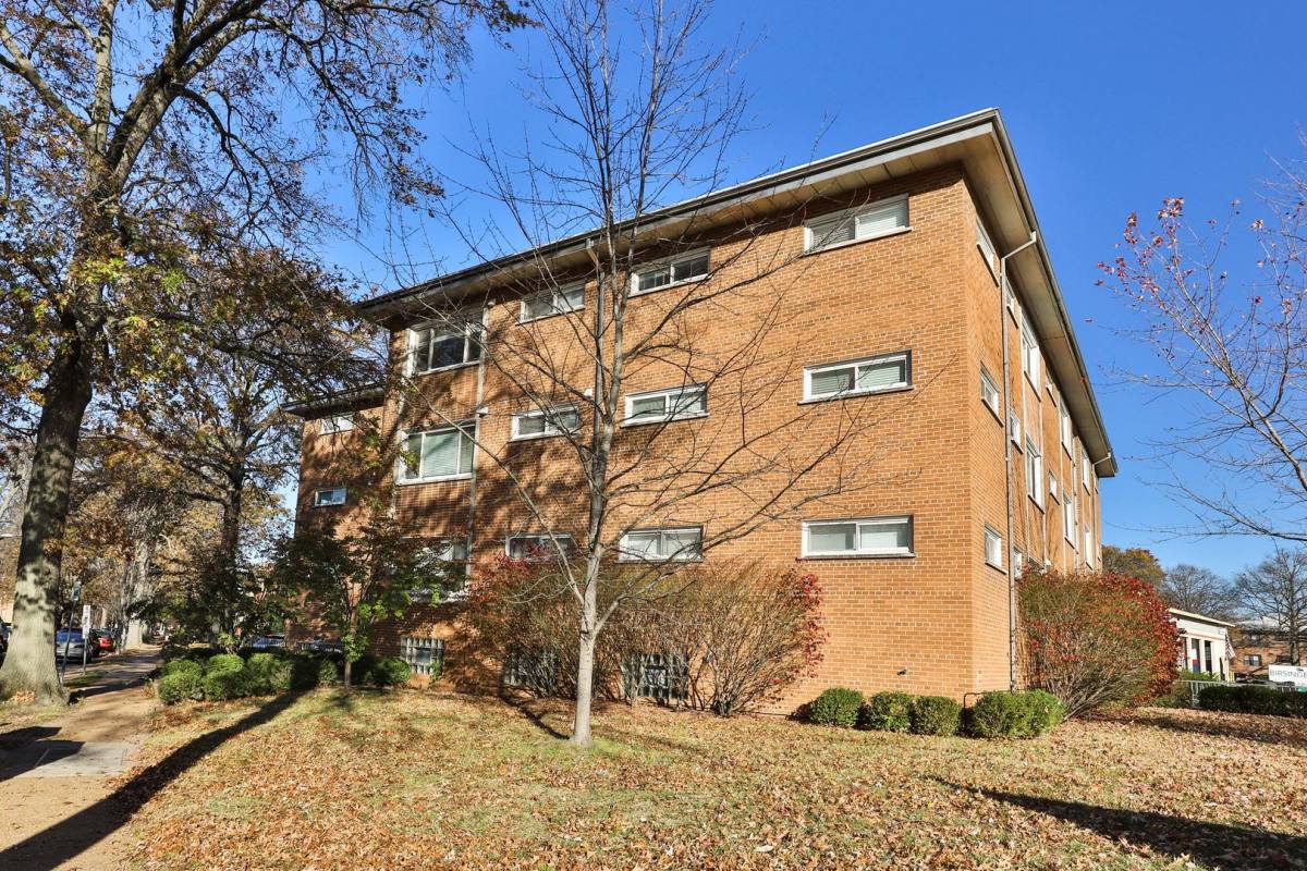 Apartment for rent at 7055 Hampton Ave, Saint Louis, MO 63109