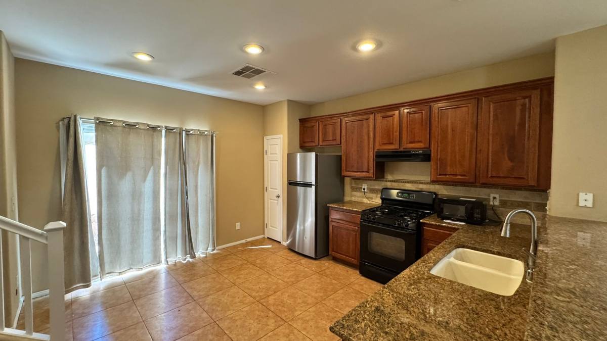 House for rent at 917 Blushing Rose, Henderson, NV 89052