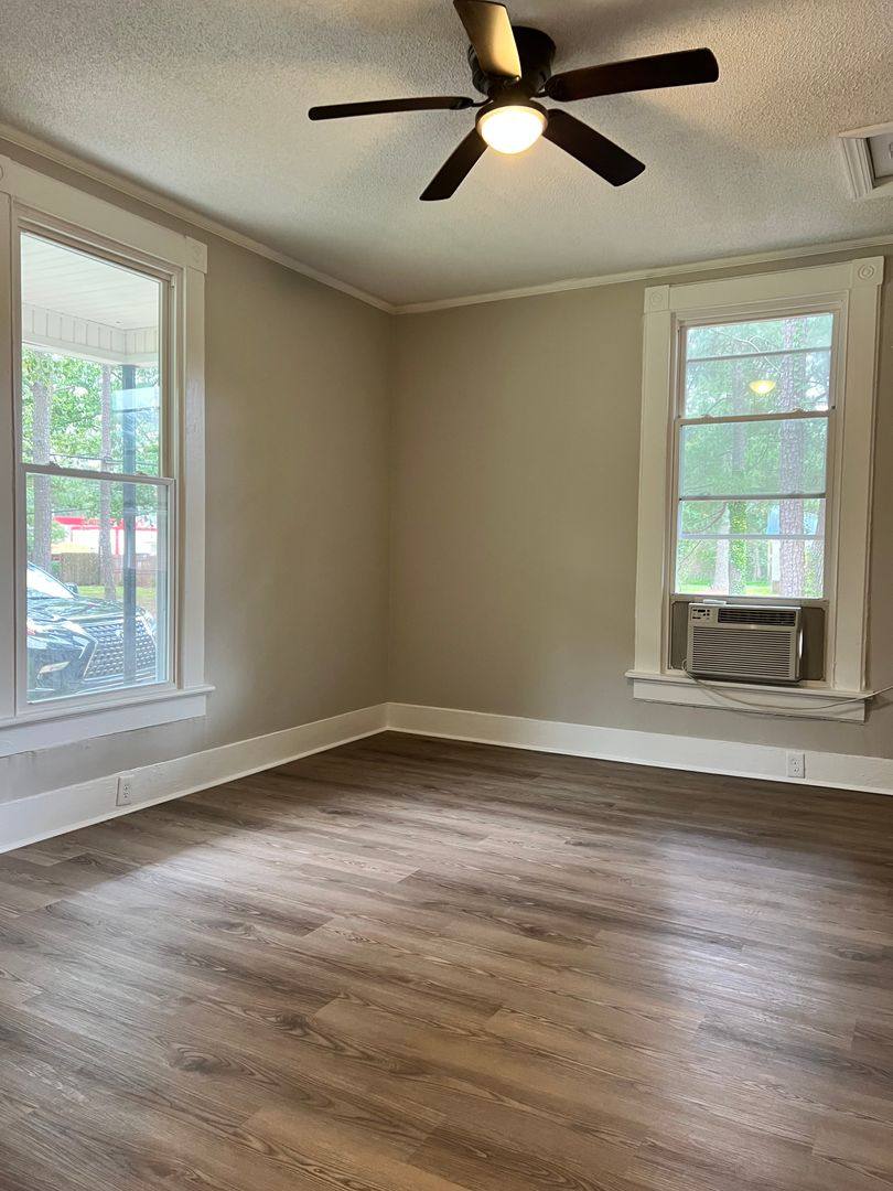Apartment for rent at 317 S Maple Ave, Kenly, NC 27542