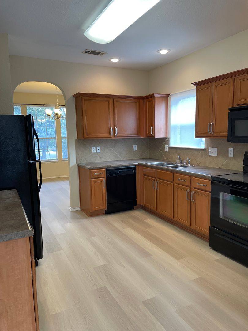 House for rent at 6413 Tierra Dr, Woodway, TX 76712