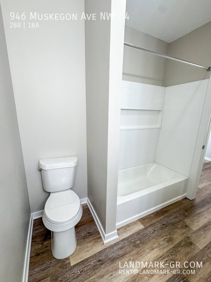 Apartment for rent at 946 Muskegon Ave NW #4, Grand Rapids, MI 49504