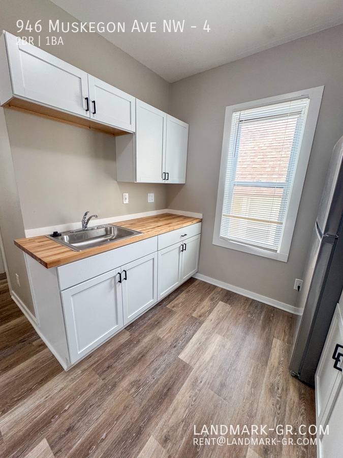Apartment for rent at 946 Muskegon Ave NW #4, Grand Rapids, MI 49504