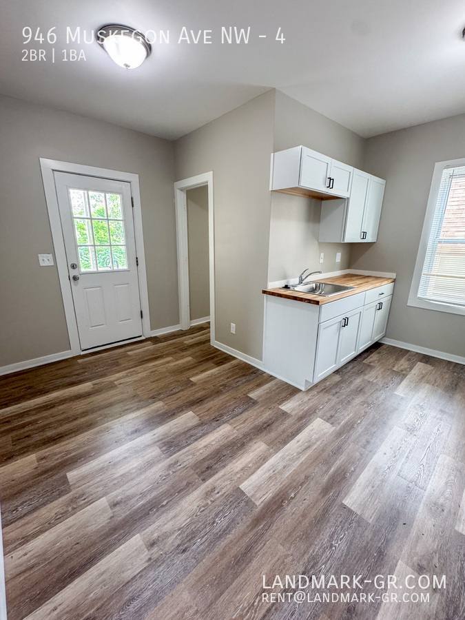 Apartment for rent at 946 Muskegon Ave NW #4, Grand Rapids, MI 49504