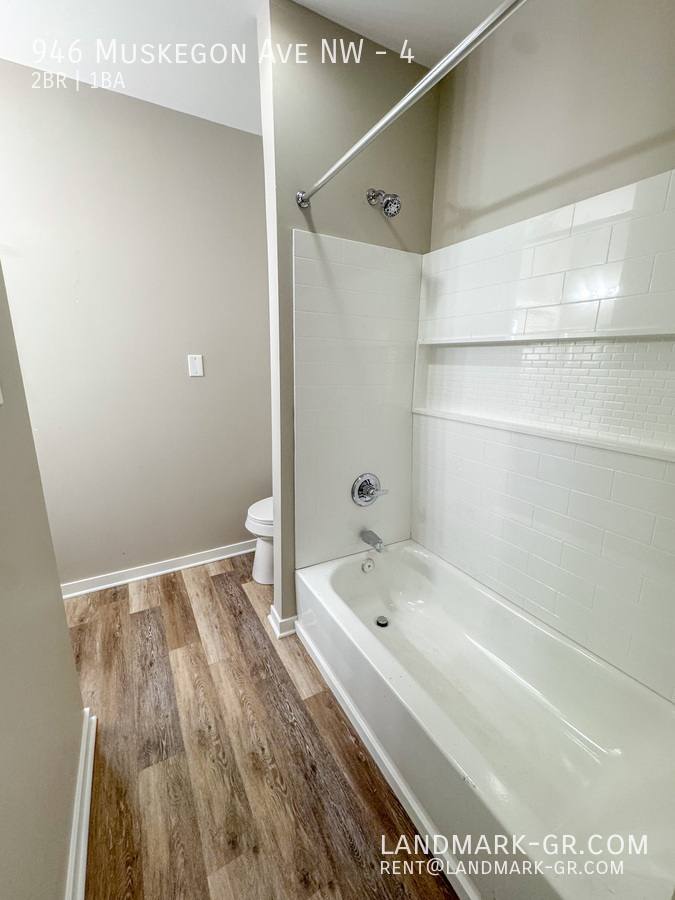 Apartment for rent at 946 Muskegon Ave NW #4, Grand Rapids, MI 49504
