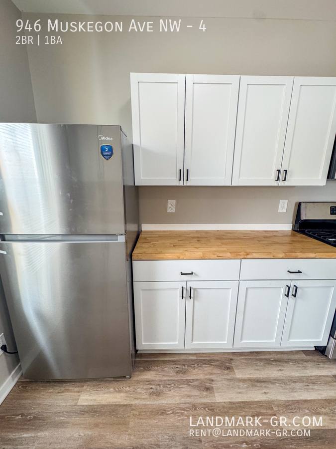 Apartment for rent at 946 Muskegon Ave NW #4, Grand Rapids, MI 49504