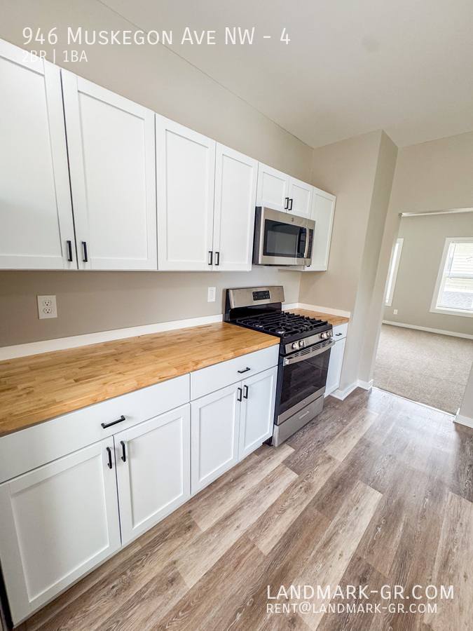Apartment for rent at 946 Muskegon Ave NW #4, Grand Rapids, MI 49504