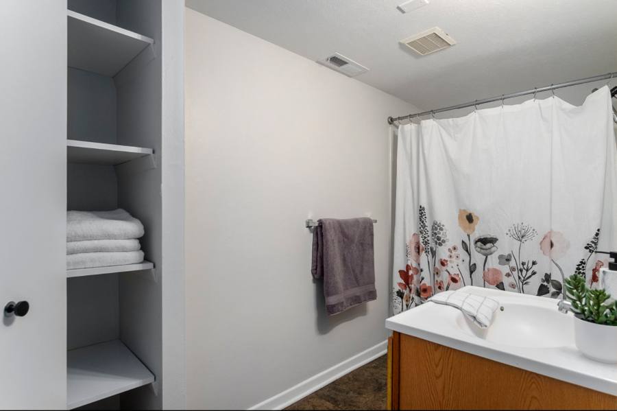 Apartment for rent at 2727 Madelyn Dr SW - E, Wyoming, MI 49509