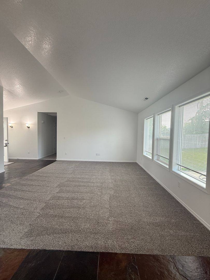 House for rent at 1709 W 30th Ave, Kennewick, WA 99337