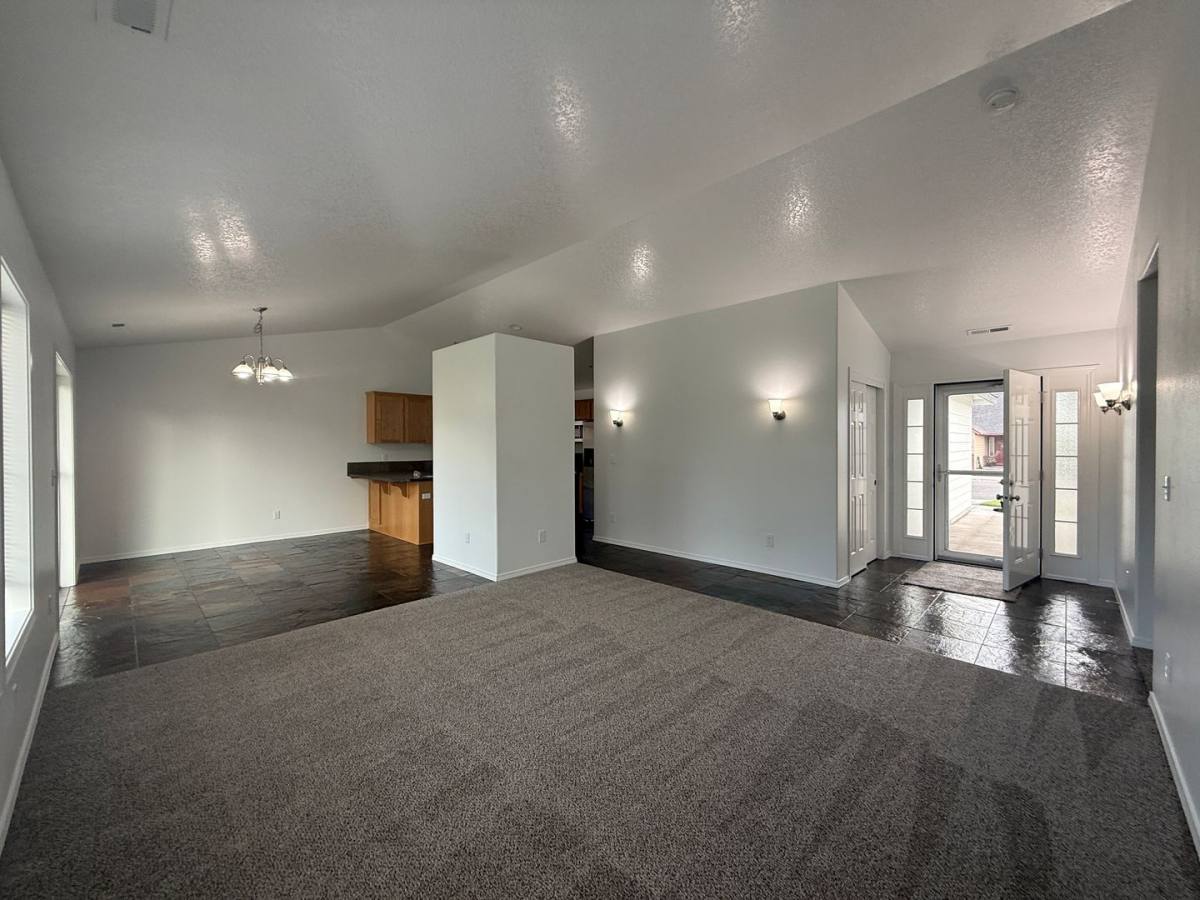 House for rent at 1709 W 30th Ave, Kennewick, WA 99337