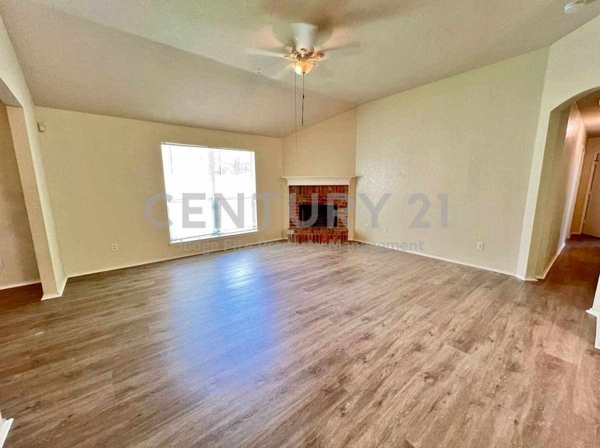 House for rent at 1103 Savage Dr, Denton, TX 76207