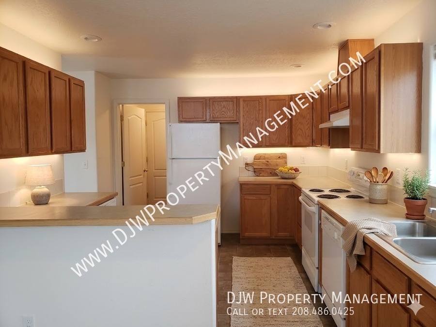 Townhouse for rent at 2130 S Dorothy Ave, Boise, ID 83706