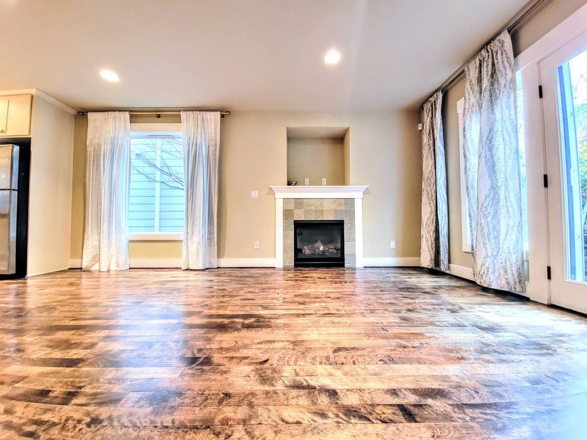 Townhouse for rent at 3814 Interlake Ave N #B, Seattle, WA 98103