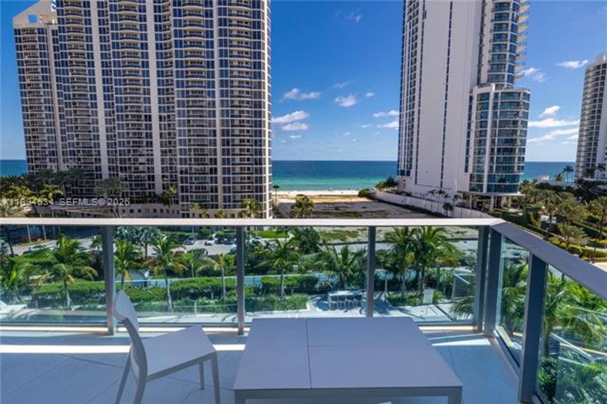 Apartment for rent at 17550 Collins Ave, North Miami Beach, FL 33160