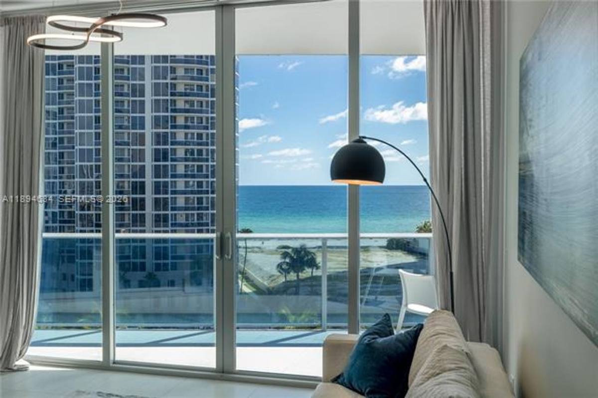 Apartment for rent at 17550 Collins Ave, North Miami Beach, FL 33160