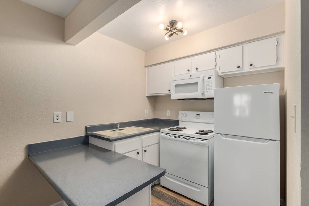 Apartment for rent at 1410 S Country Club Dr, Mesa, AZ 85210