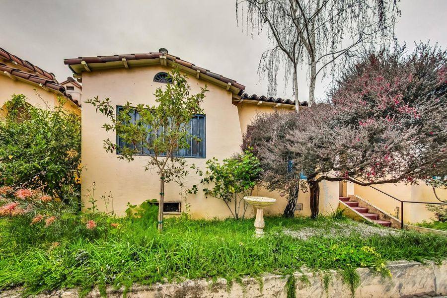 Apartment for rent at 295 Macarthur Blvd #C, Oakland, CA 94610