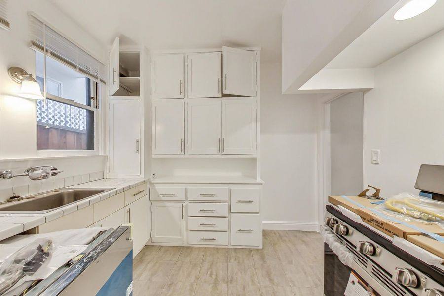Apartment for rent at 295 Macarthur Blvd #C, Oakland, CA 94610
