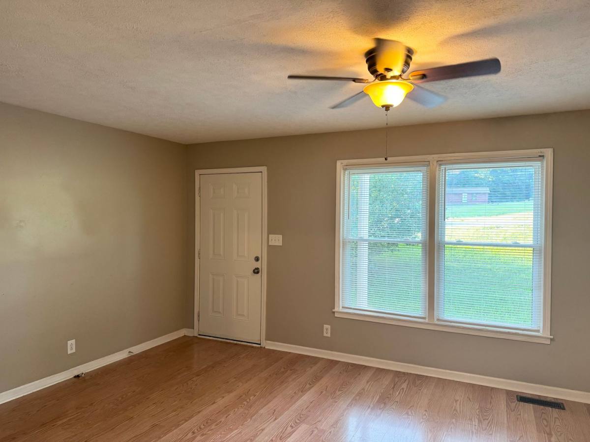 House for rent at 18 Cable Rd, Oak Grove, KY 42262