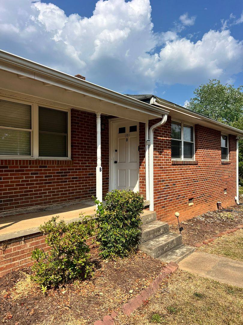 Apartment for rent at 101 Clinton Dr, Anderson, SC 29621