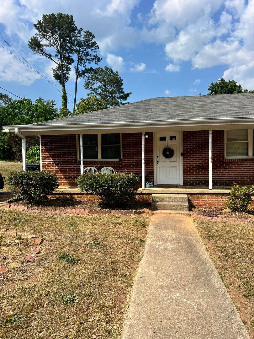 Apartment for rent at 101 Clinton Dr, Anderson, SC 29621